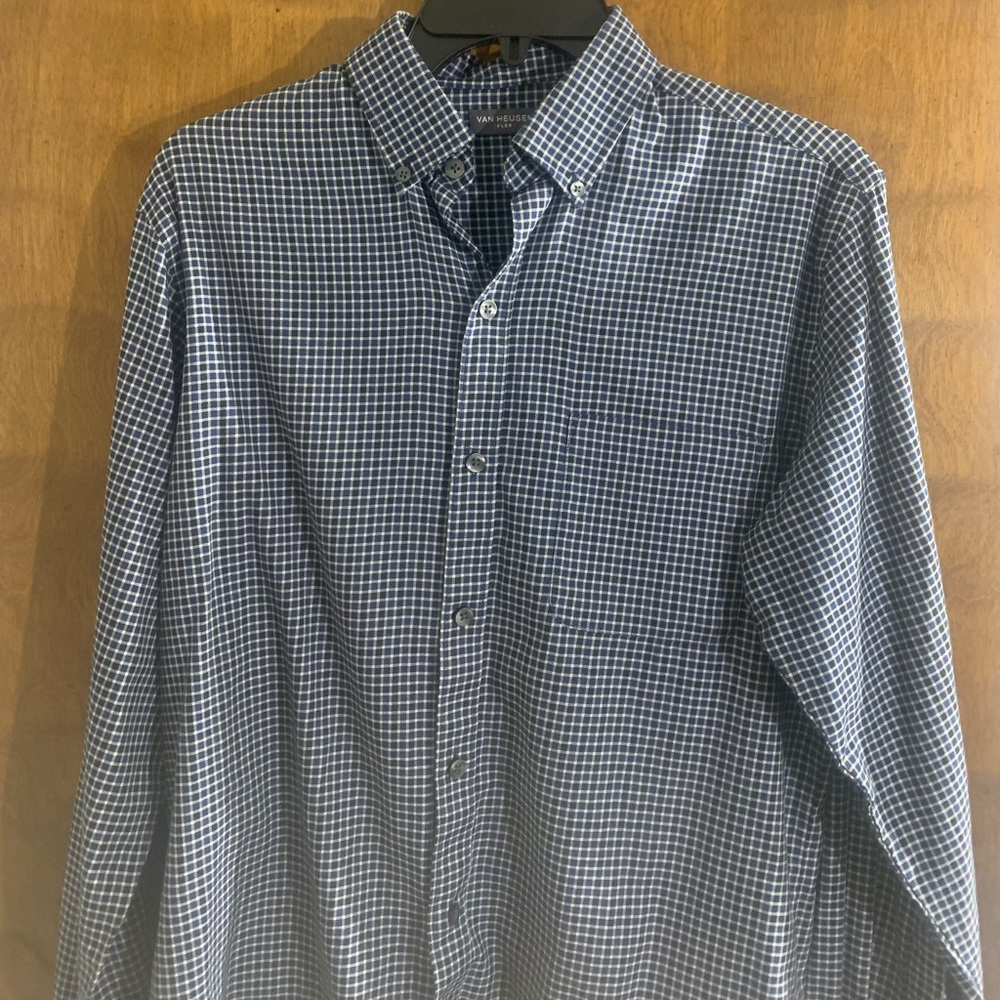 Van Huesen men’s dress button down, classic